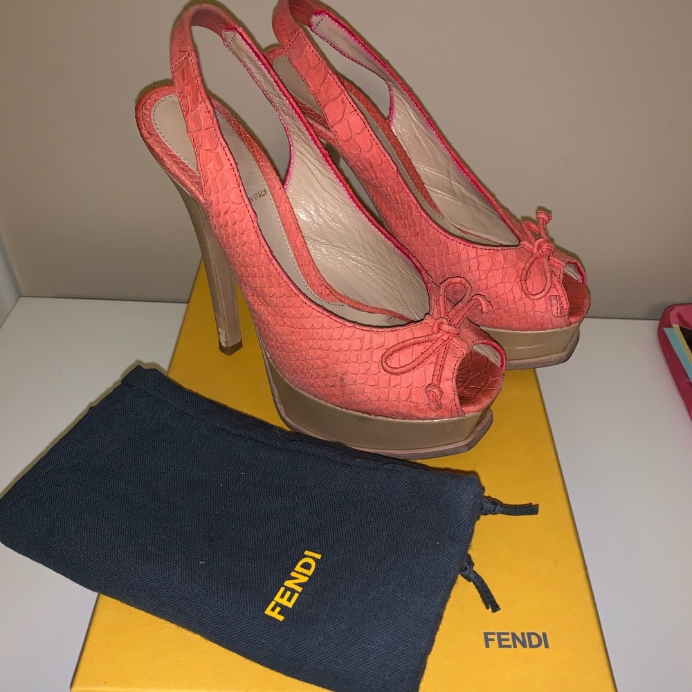Authentic Fendi Women’s Snakeskin platforms 36.5